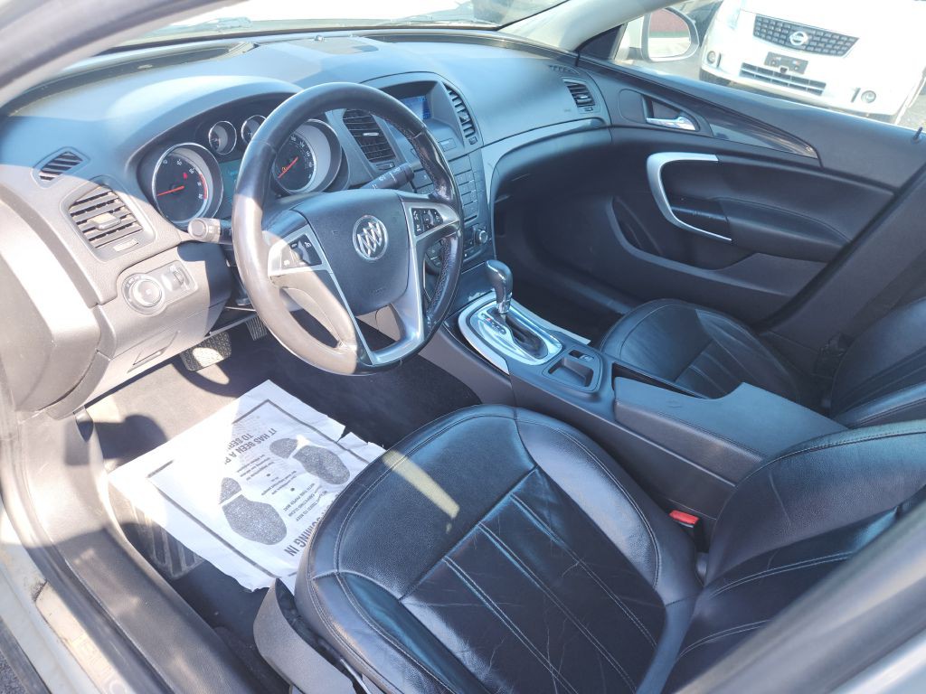 2011 Buick Regal Image 12