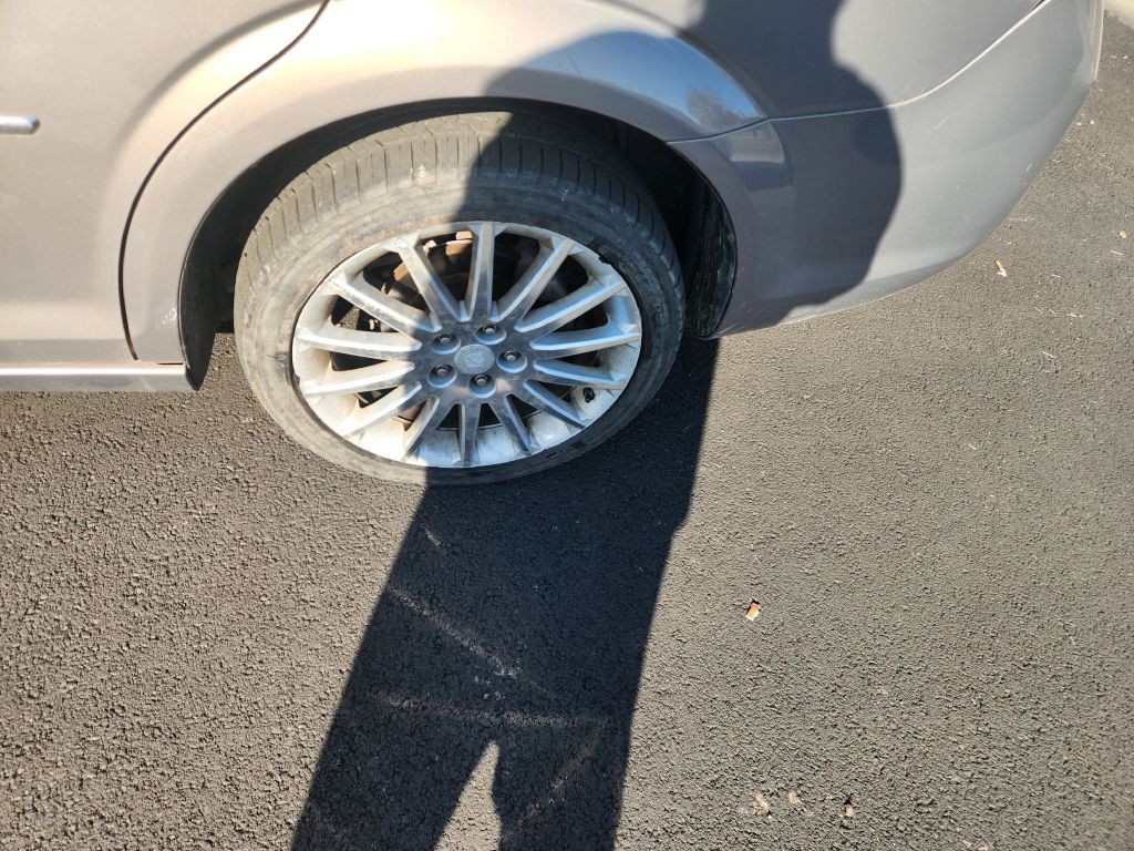 2007 Saturn Aura Image 9