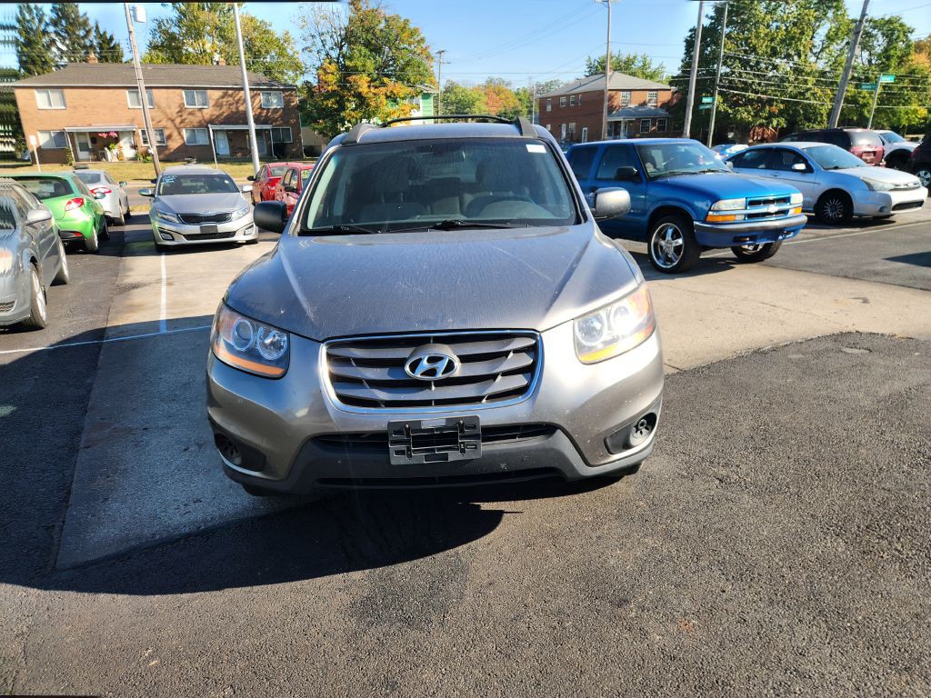 2011 Hyundai Santa Fe Image 2