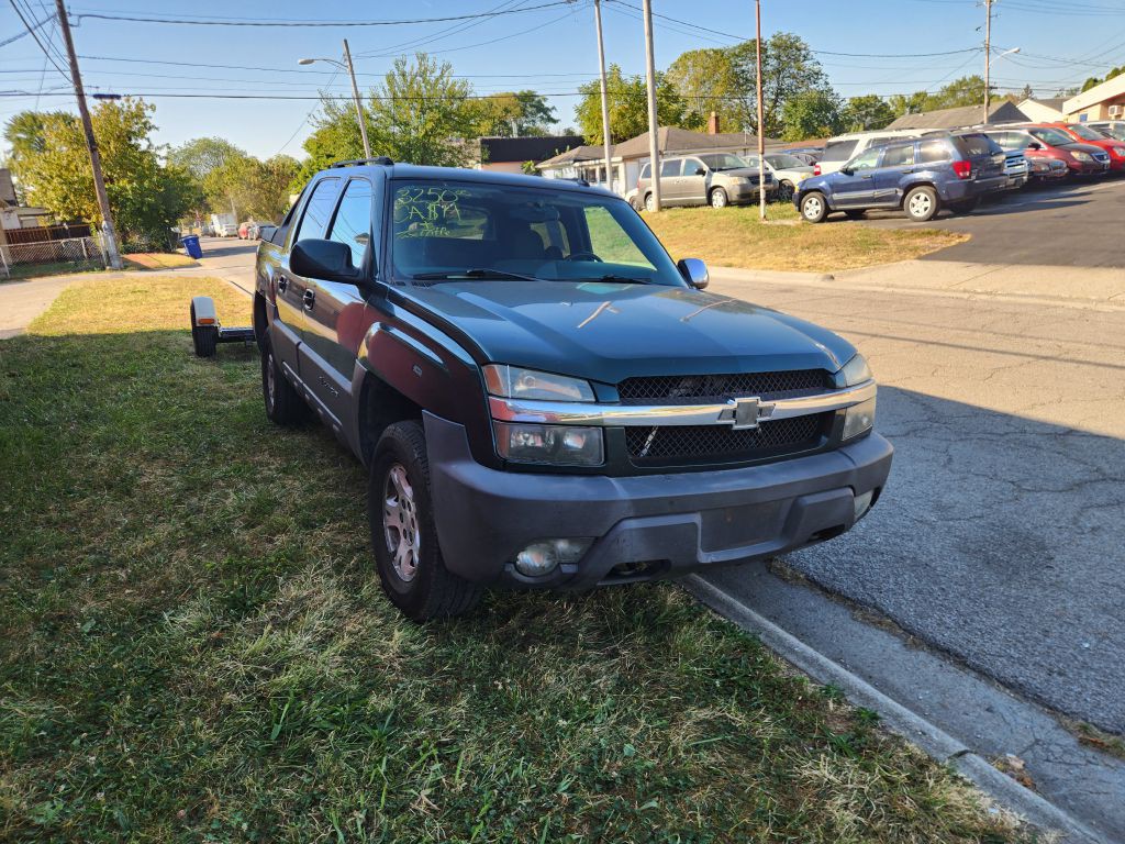 2004 Chevrolet Avalanche Image 3