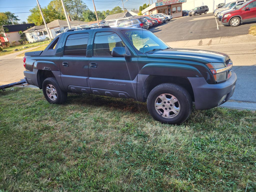 2004 Chevrolet Avalanche Image 4