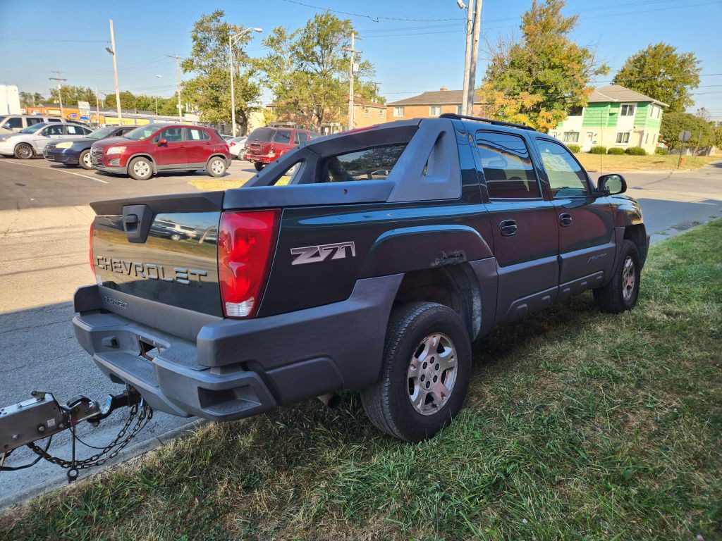 2004 Chevrolet Avalanche Image 5