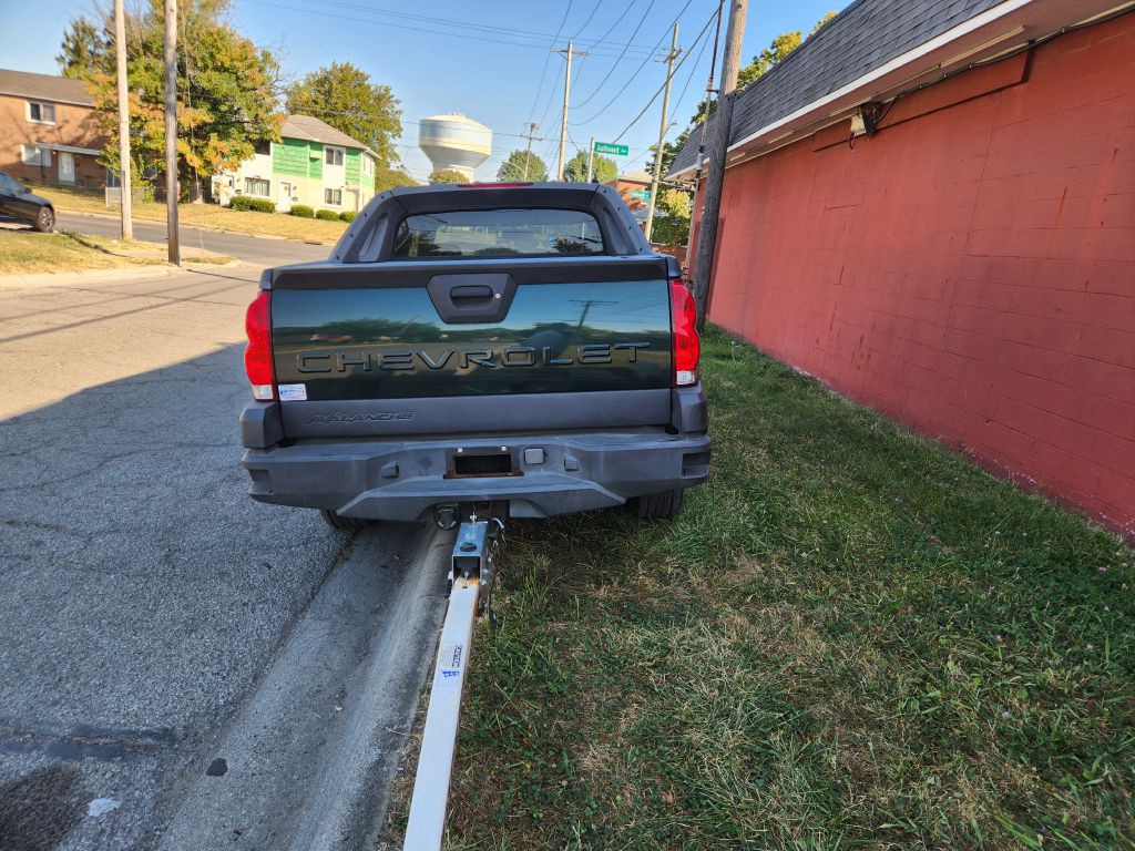 2004 Chevrolet Avalanche Image 6