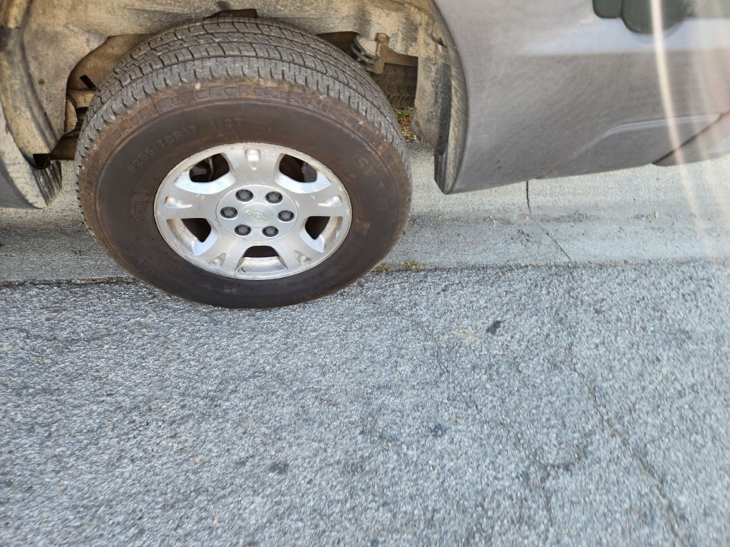 2004 Chevrolet Avalanche Image 9