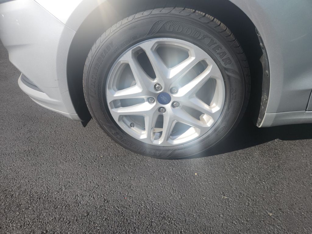 2015 Ford Fusion Image 10