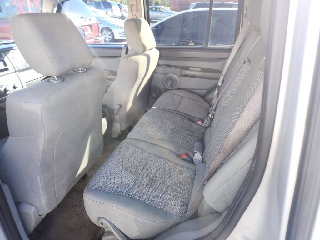 2007 Jeep Commander Image 14