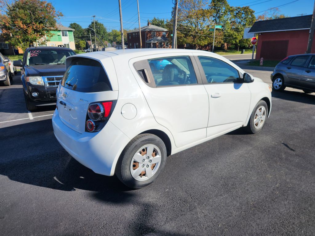2015 Chevrolet Sonic Image 5