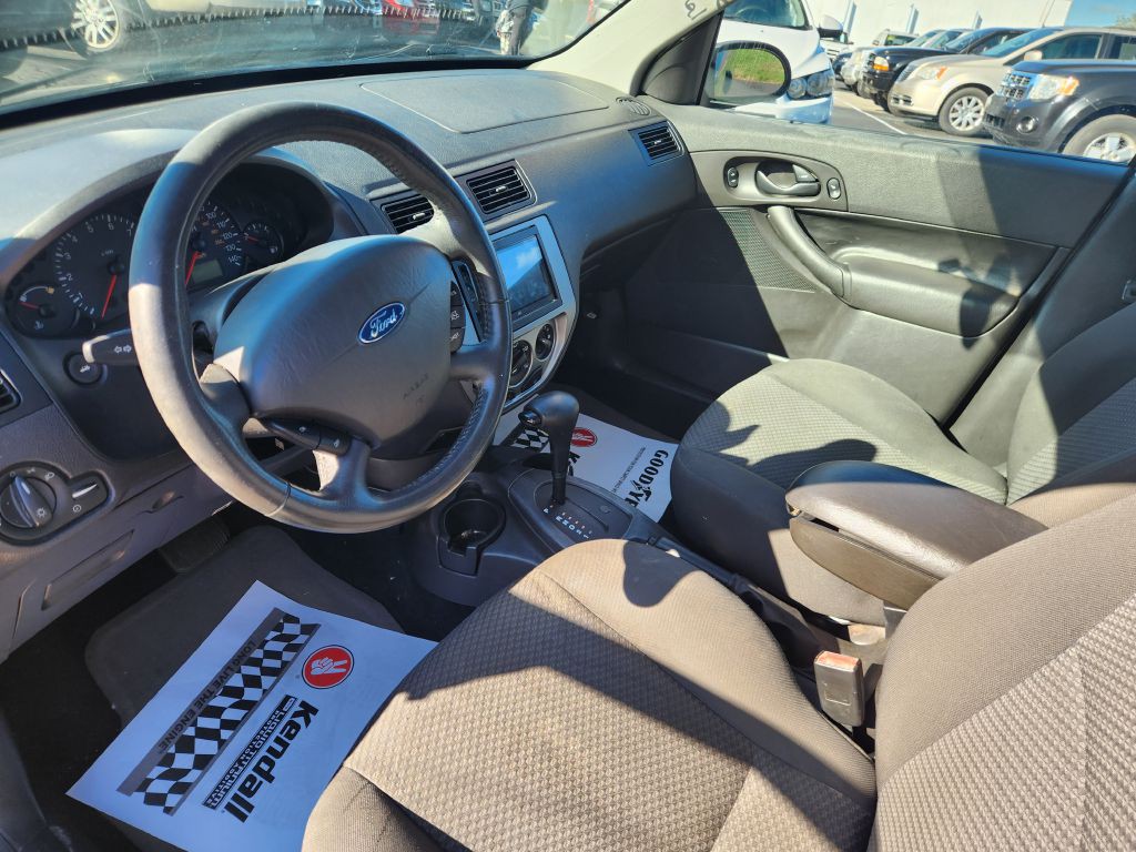 2007 Ford Focus Image 12