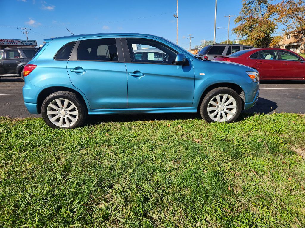 2011 Mitsubishi Outlander Image 4