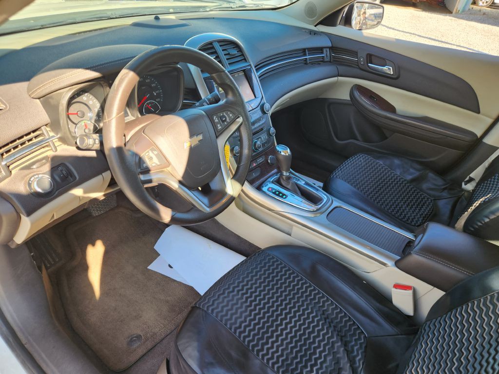2013 Chevrolet Malibu Image 12