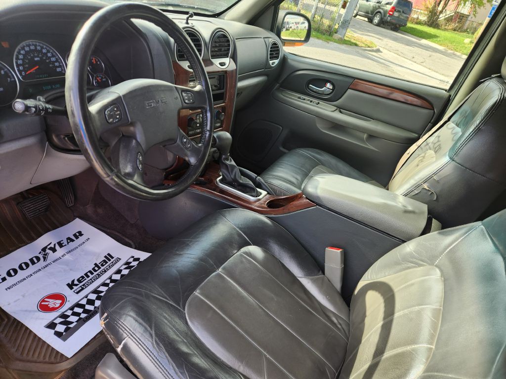 2004 GMC Envoy Image 13