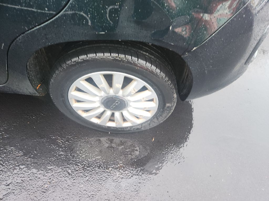 2014 FIAT 500L Image 9