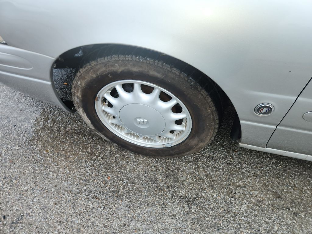 2004 Buick LeSabre Image 10