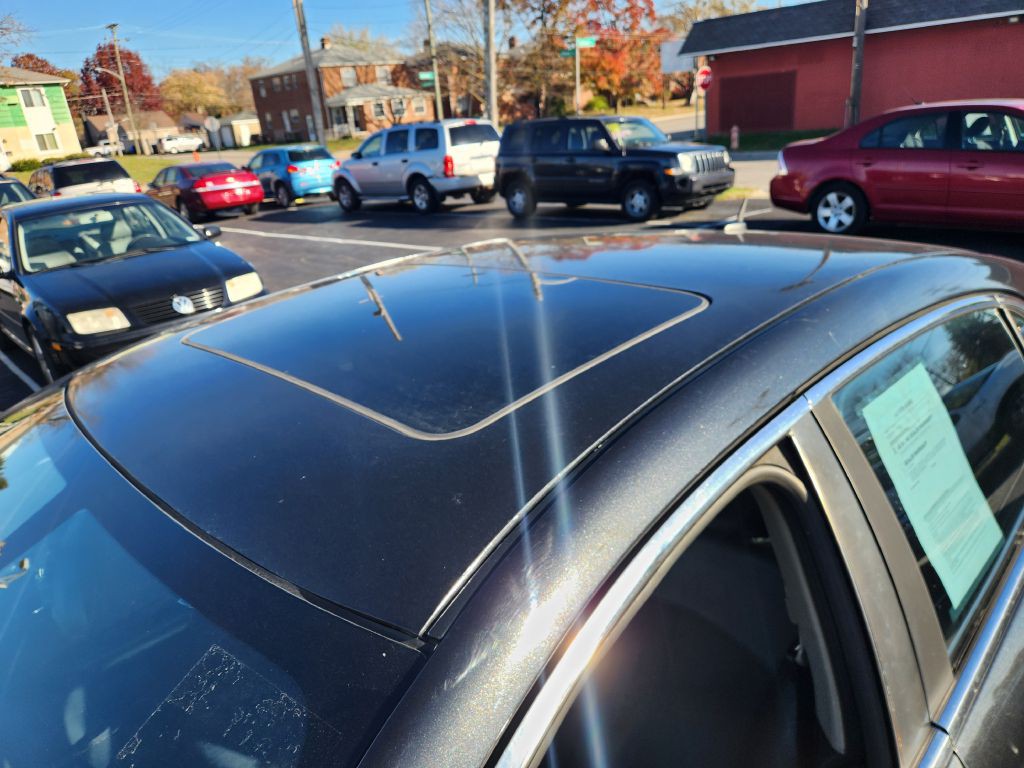 2011 Chevrolet Malibu Image 11