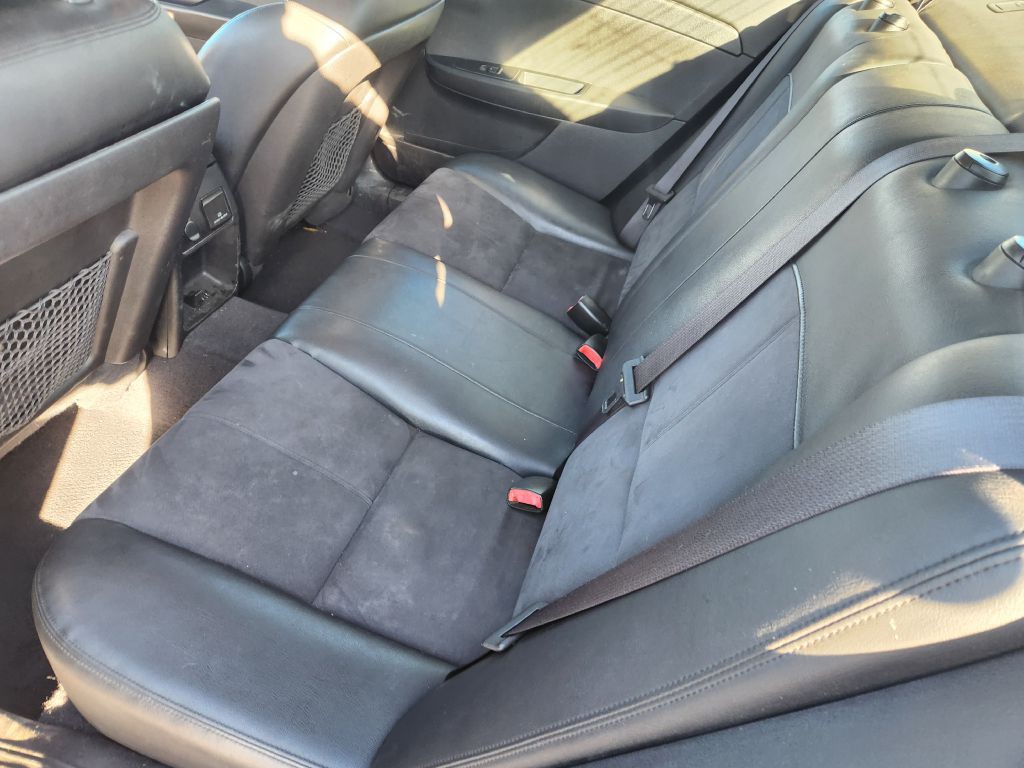 2011 Chevrolet Malibu Image 12