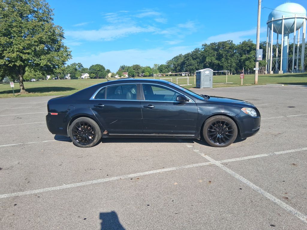 2011 Chevrolet Malibu Image 4