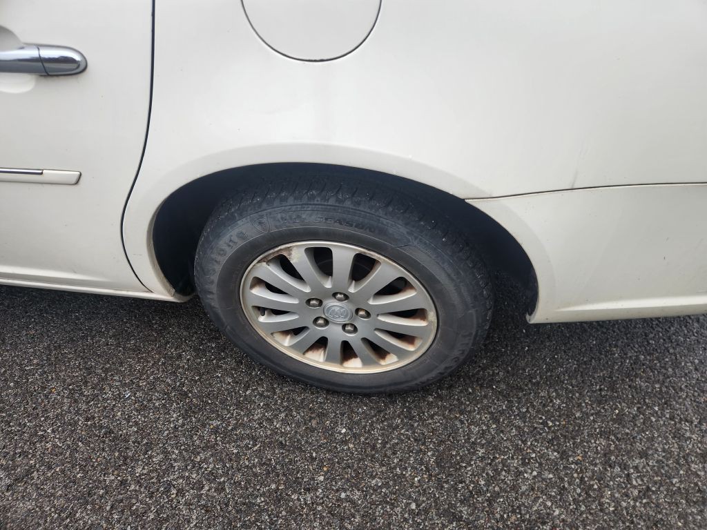 2008 Buick Lucerne Image 9