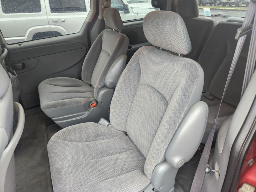 2005 Dodge Ram Van Image 13