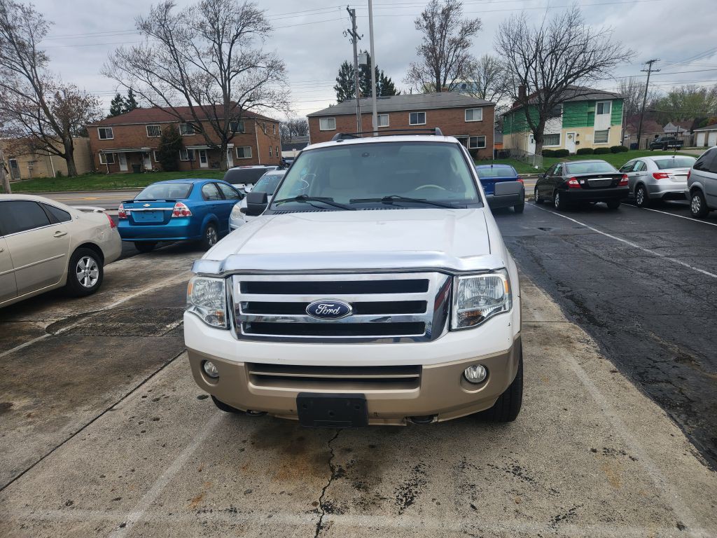 2012 Ford Expedition Image 2
