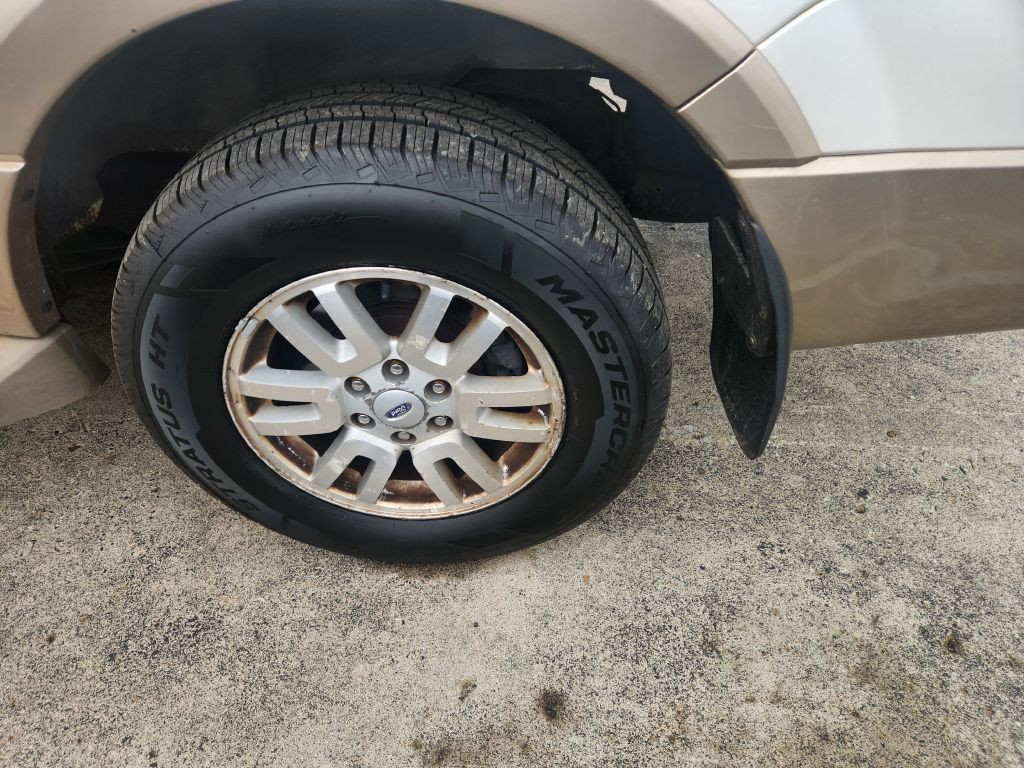 2012 Ford Expedition Image 9