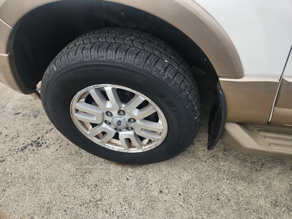 2012 Ford Expedition Image 10