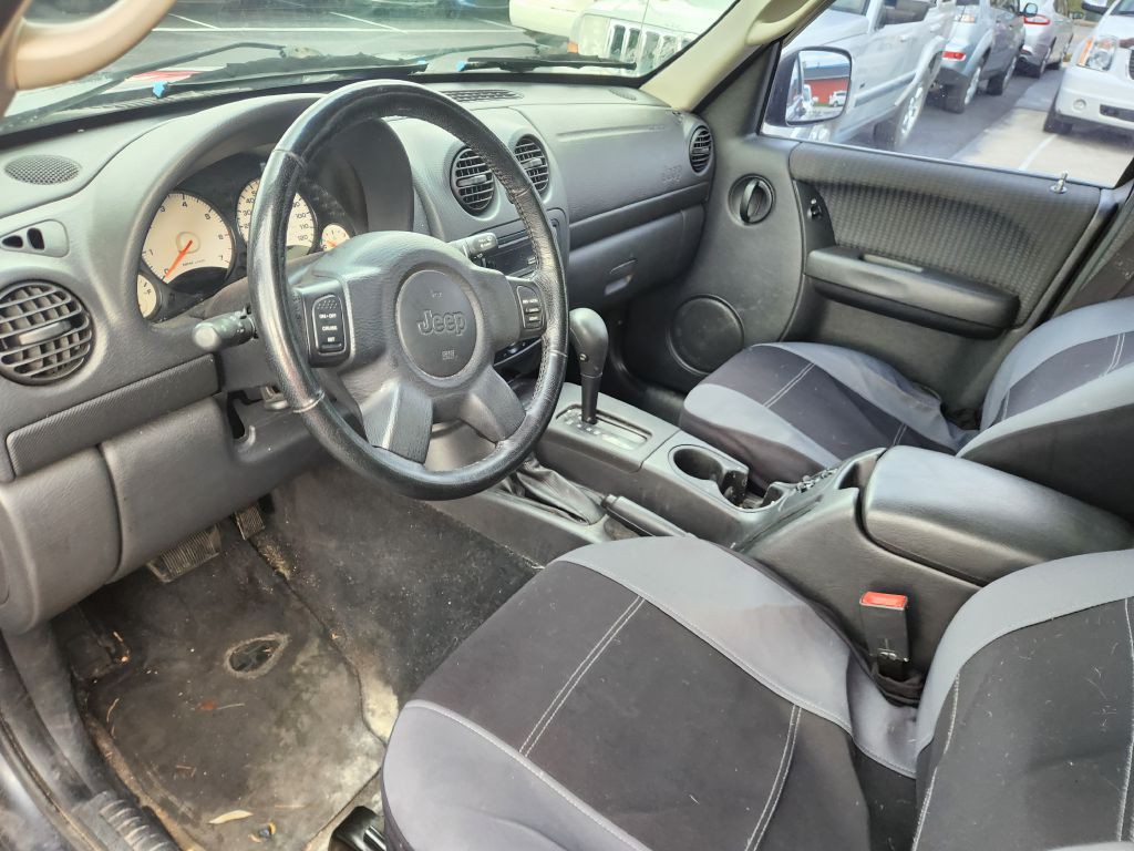 2002 Jeep Liberty Image 12