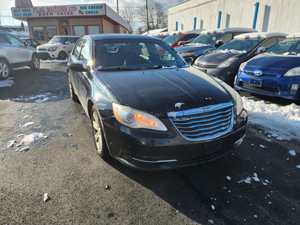 2012 Chrysler 200 Image 3