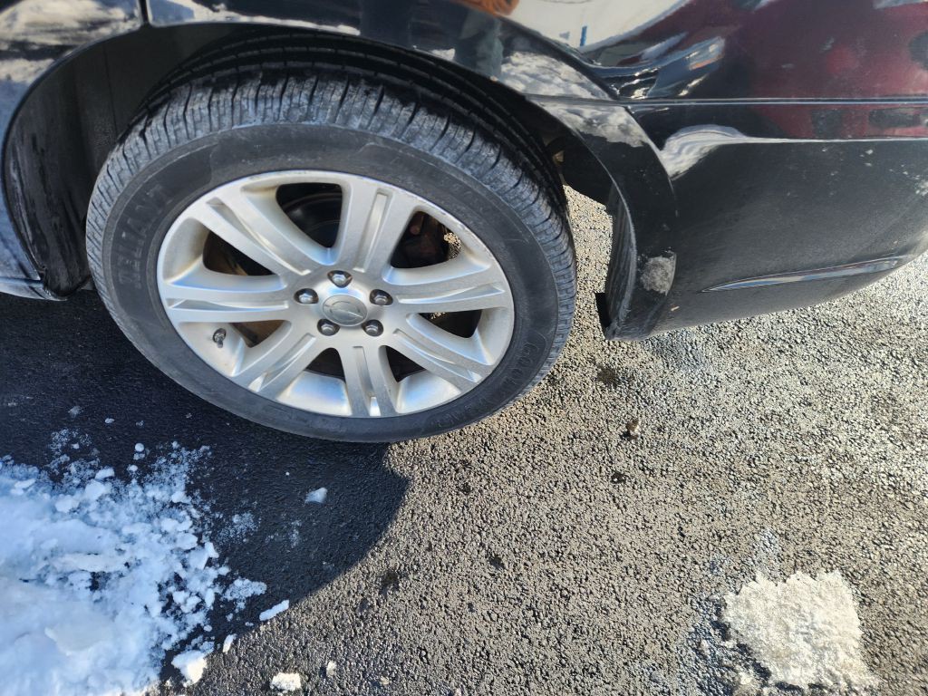 2012 Chrysler 200 Image 9