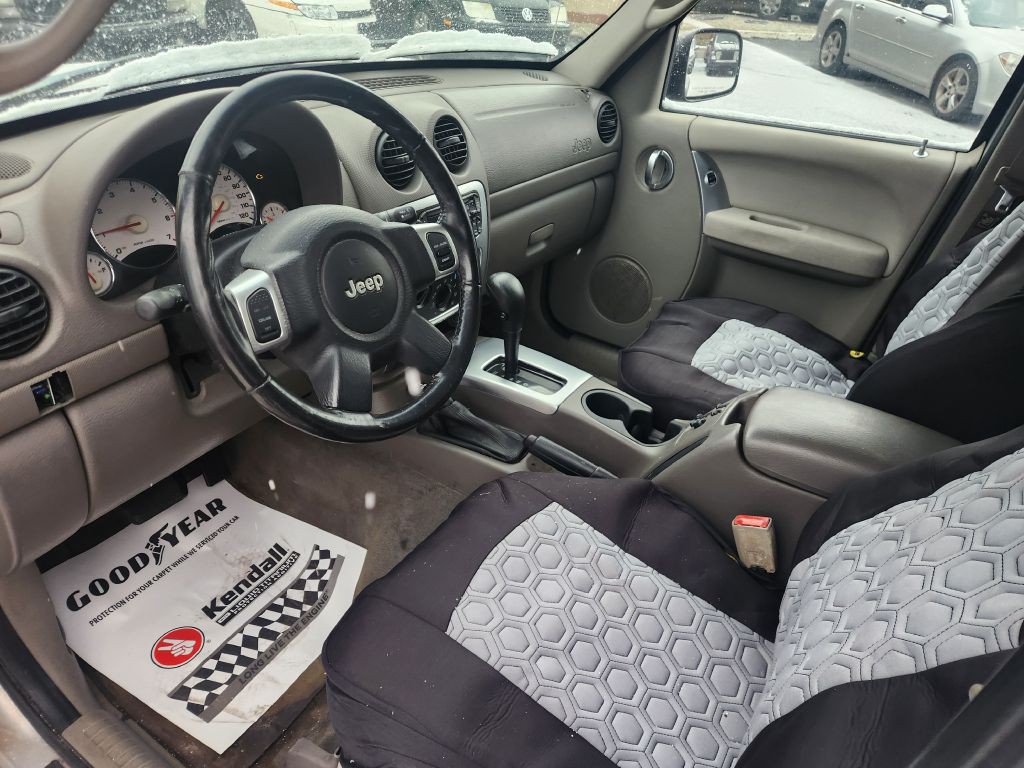 2003 Jeep Liberty Image 14