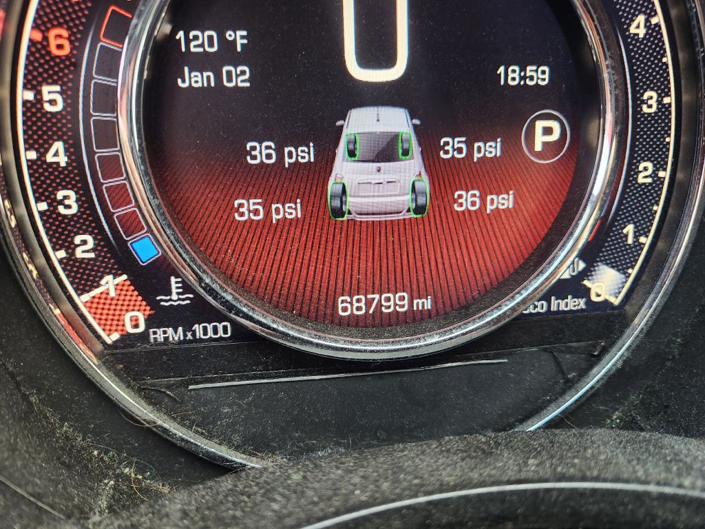 2015 FIAT 500 Image 13