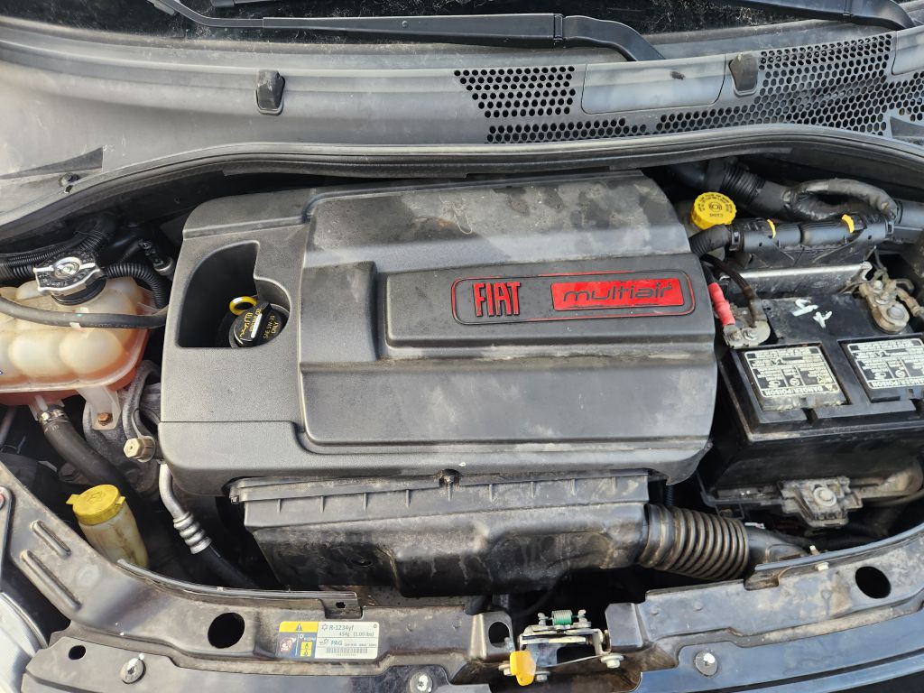 2015 FIAT 500 Image 14