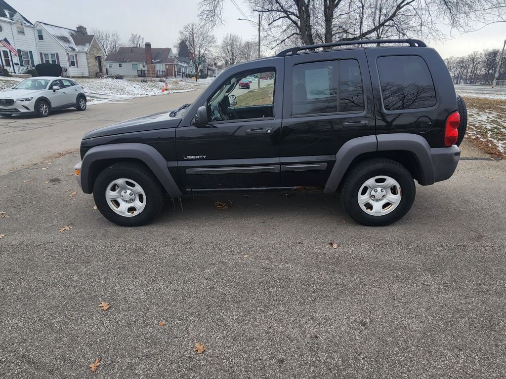 2004 Jeep Liberty Image 8
