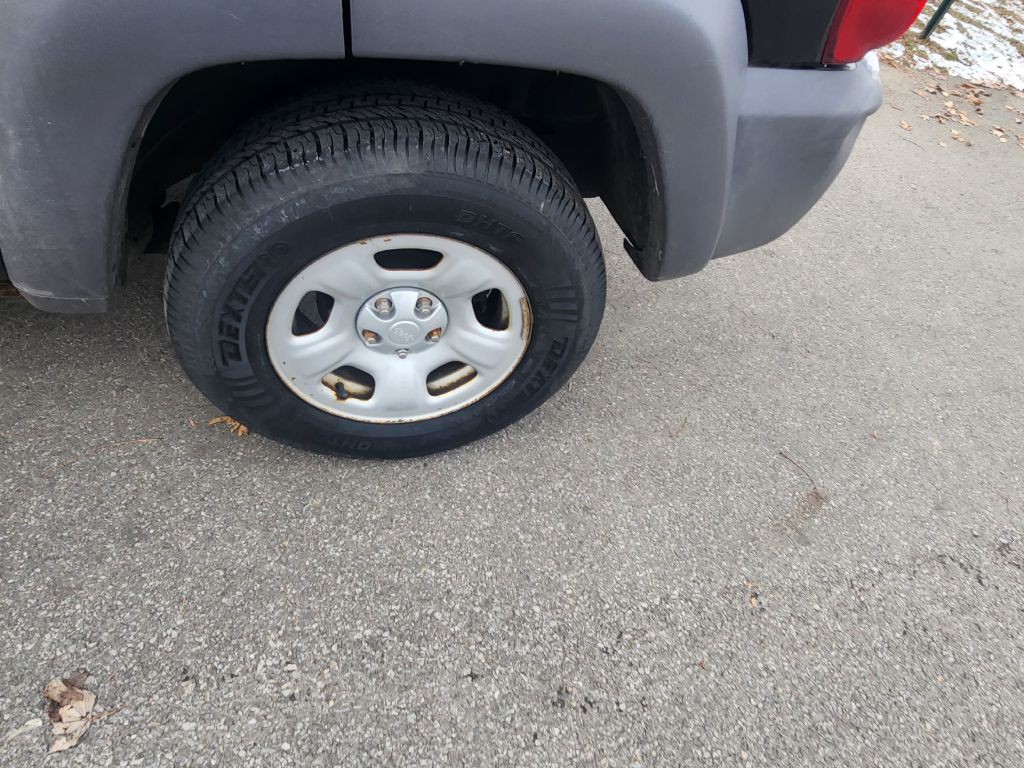 2004 Jeep Liberty Image 9
