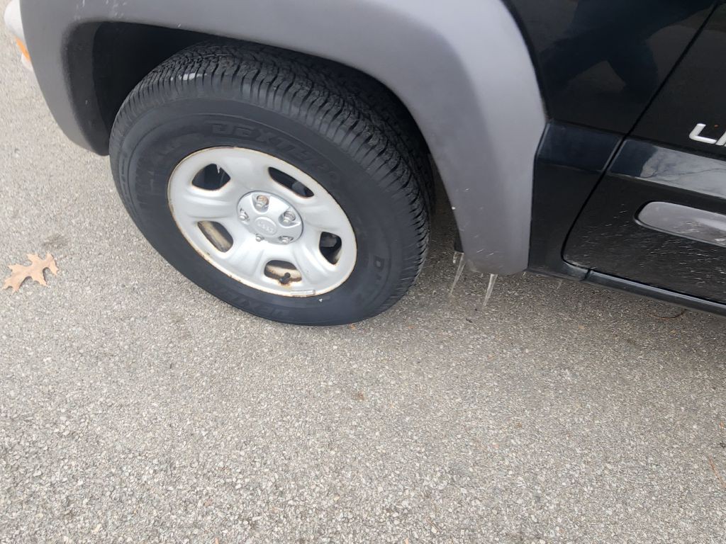 2004 Jeep Liberty Image 10