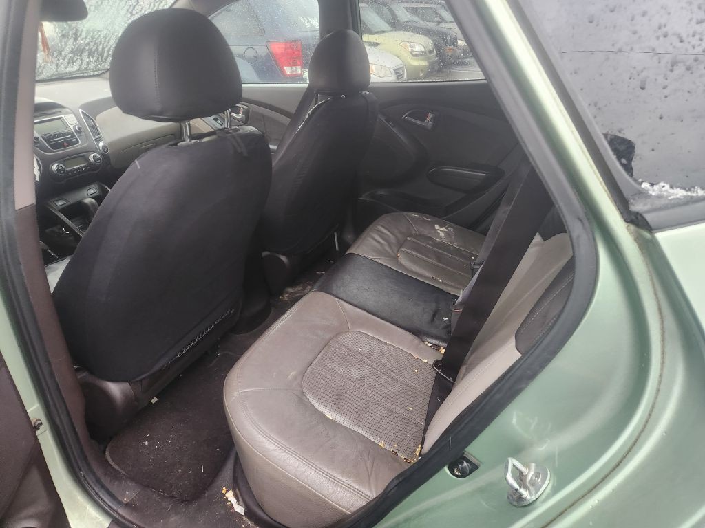 2011 Hyundai Tucson Image 11