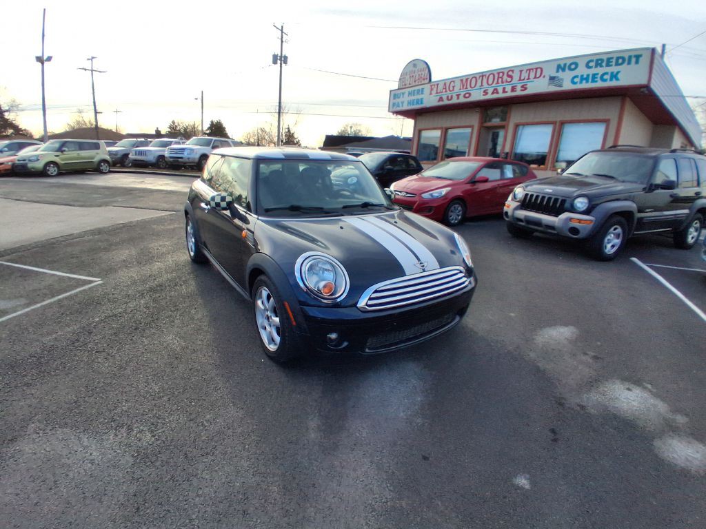 2009 MINI Cooper Image 3