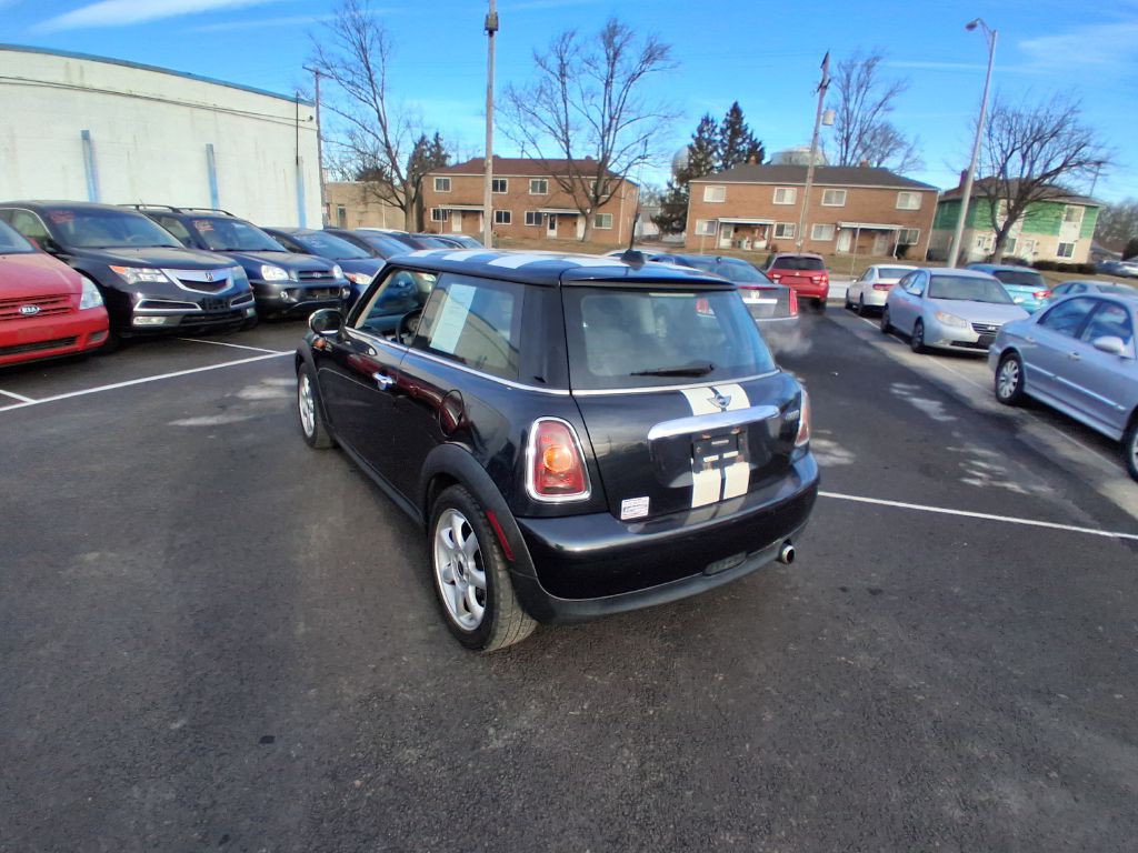 2009 MINI Cooper Image 7