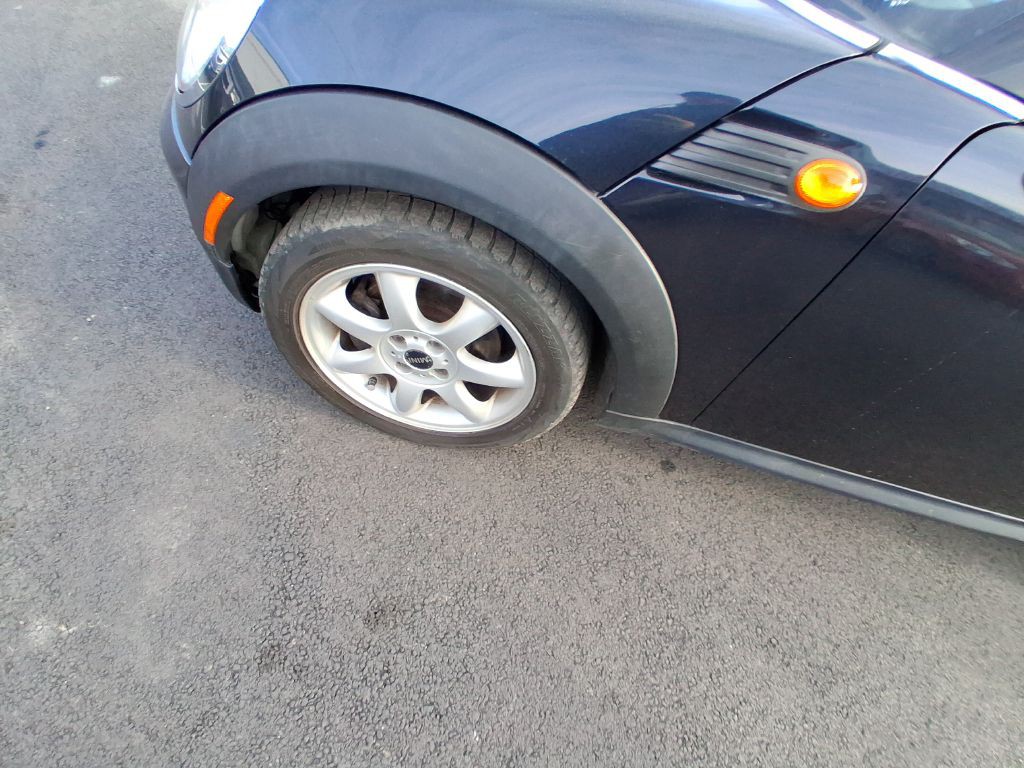 2009 MINI Cooper Image 10