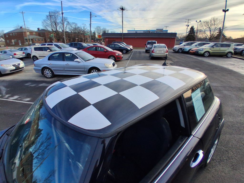 2009 MINI Cooper Image 11