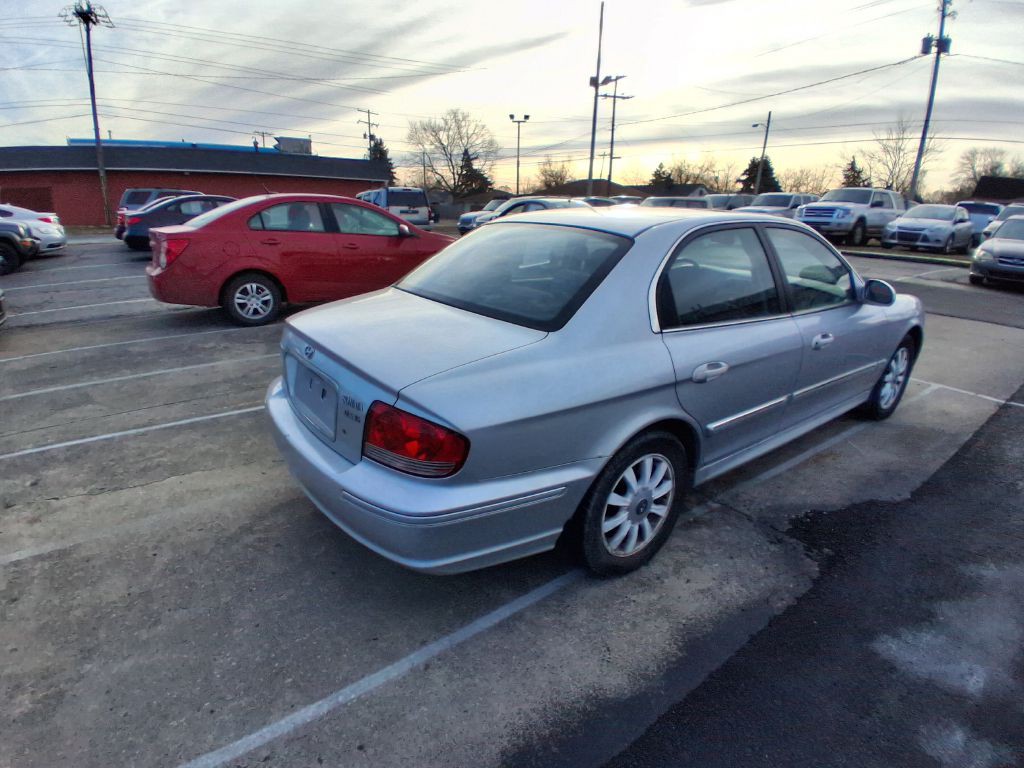 2002 Hyundai Sonata Image 5