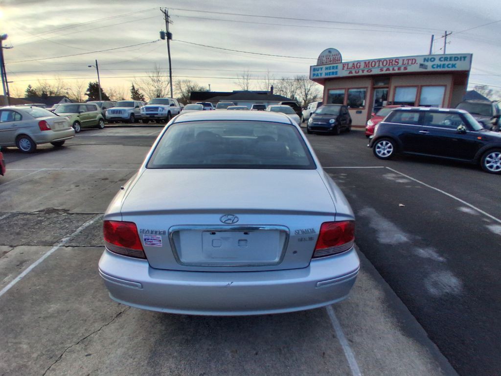 2002 Hyundai Sonata Image 6