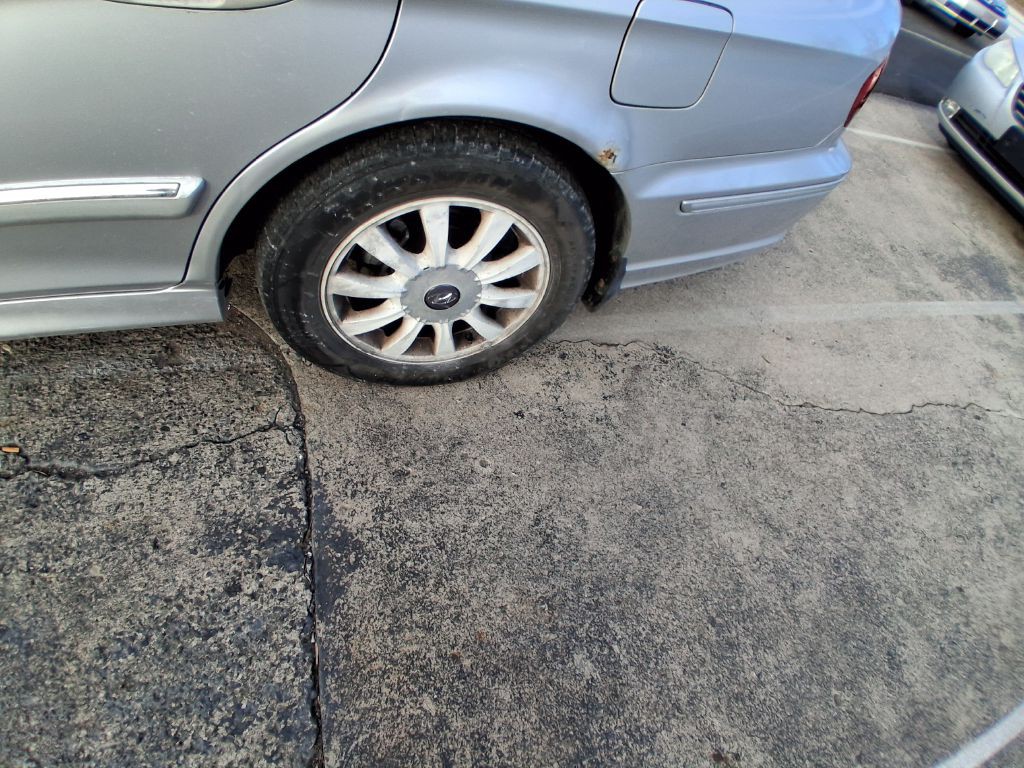 2002 Hyundai Sonata Image 9