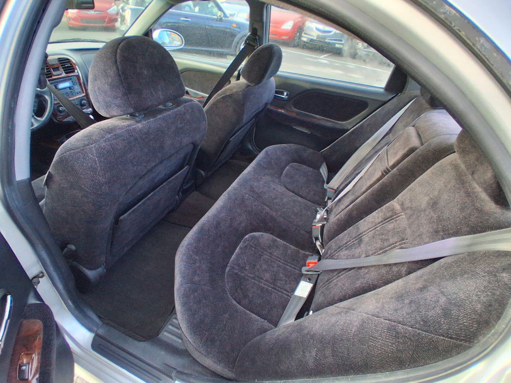 2002 Hyundai Sonata Image 12