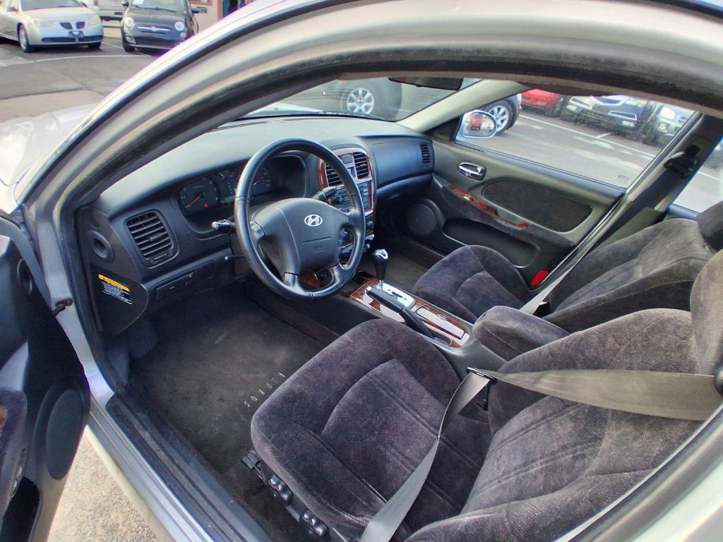2002 Hyundai Sonata Image 13