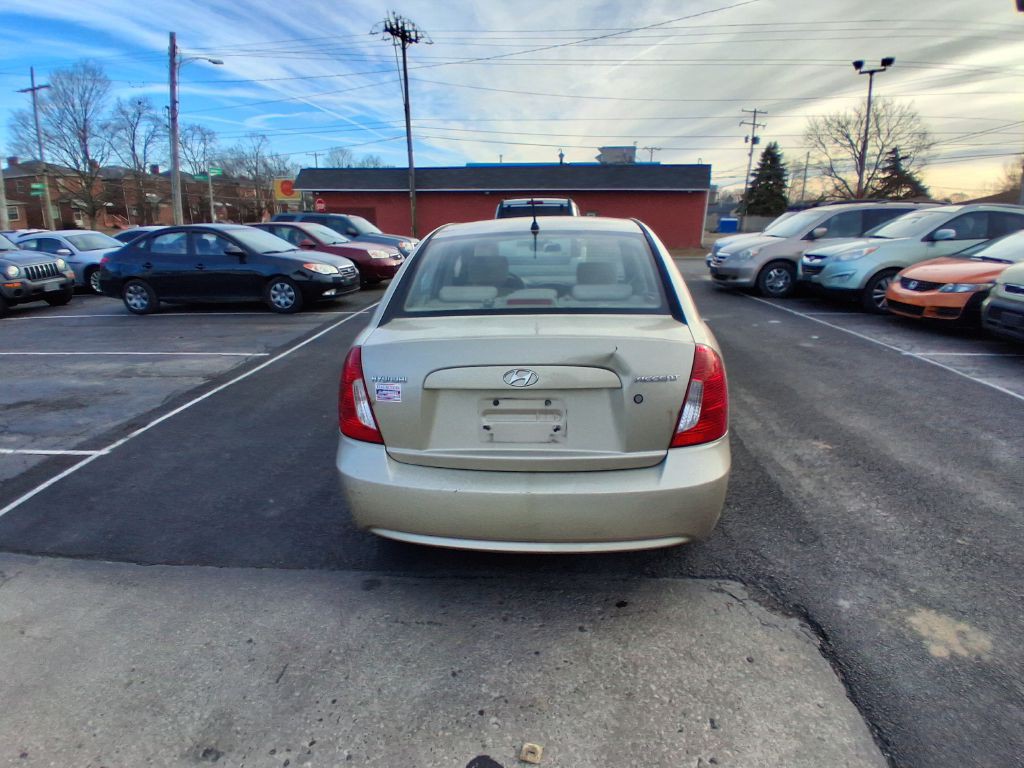 2007 Hyundai Accent Image 6