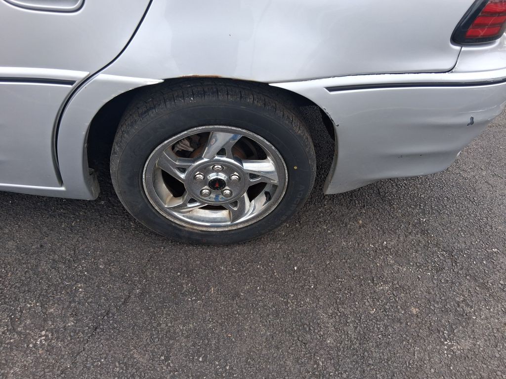 2002 Pontiac Grand Am Image 9