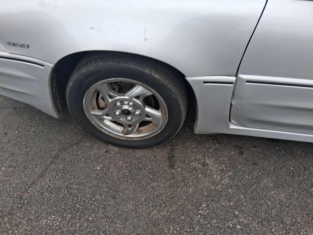 2002 Pontiac Grand Am Image 10