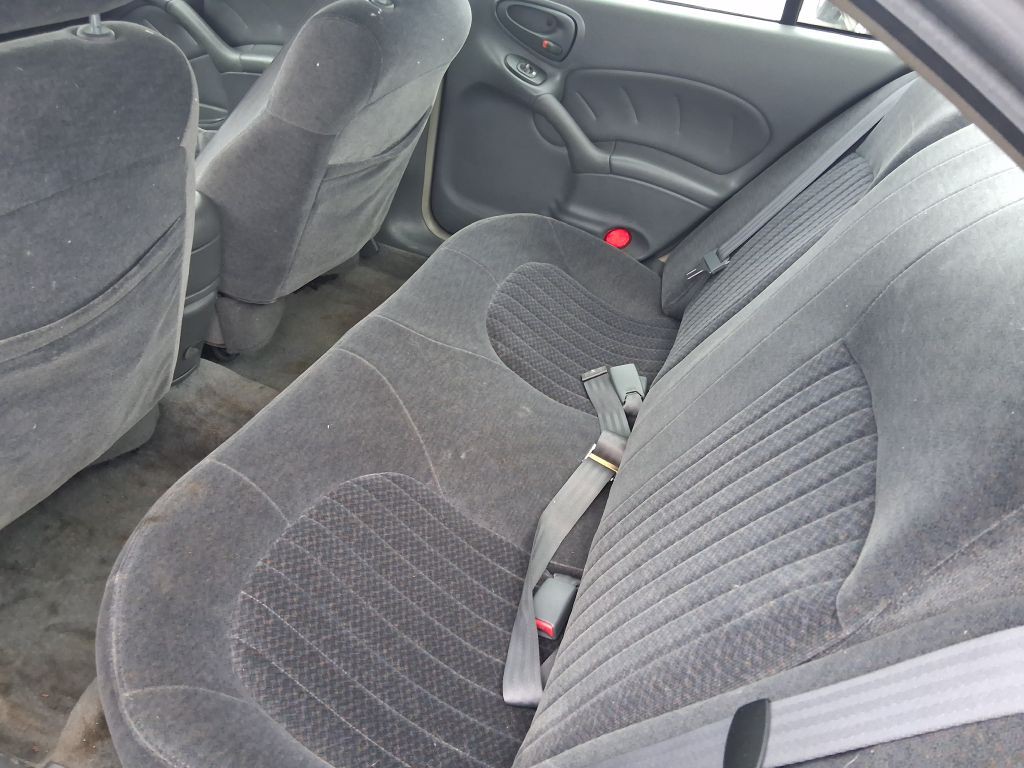 2002 Pontiac Grand Am Image 12