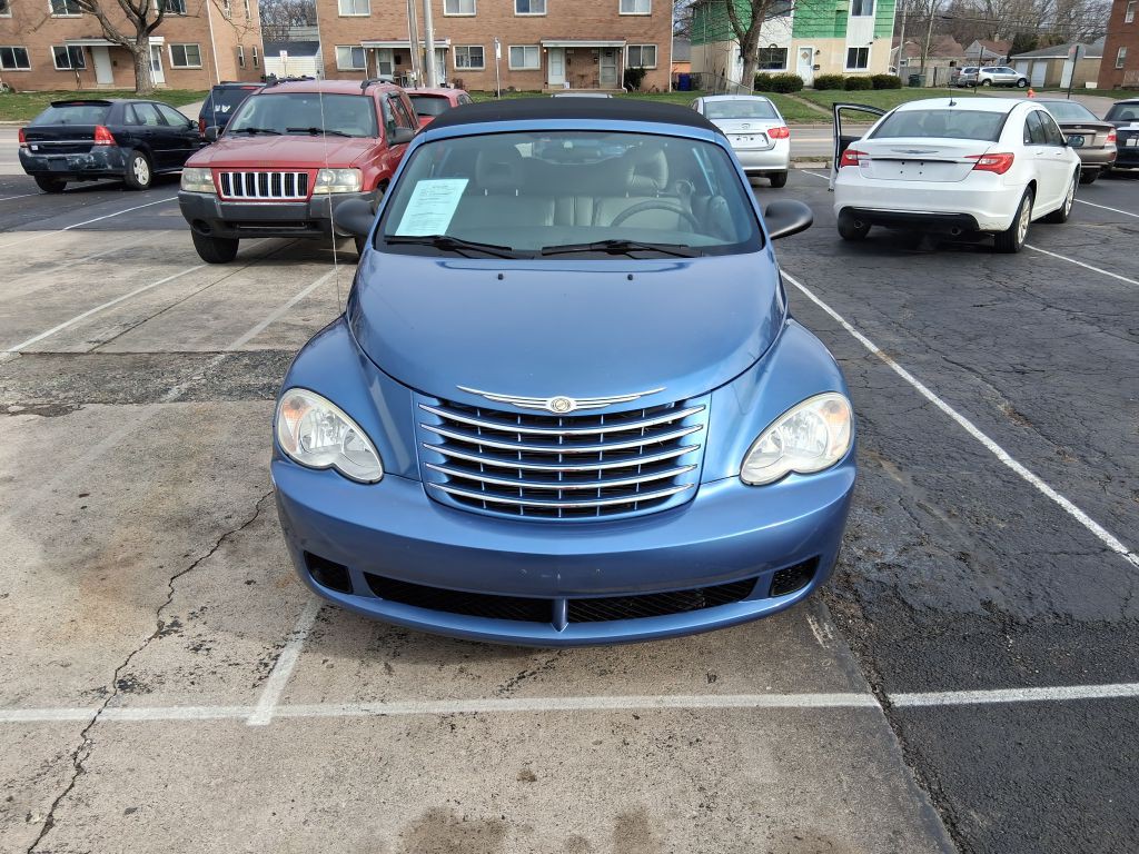2007 Chrysler PT Cruiser Image 2