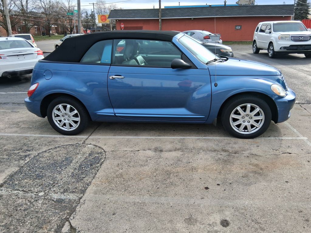 2007 Chrysler PT Cruiser Image 4